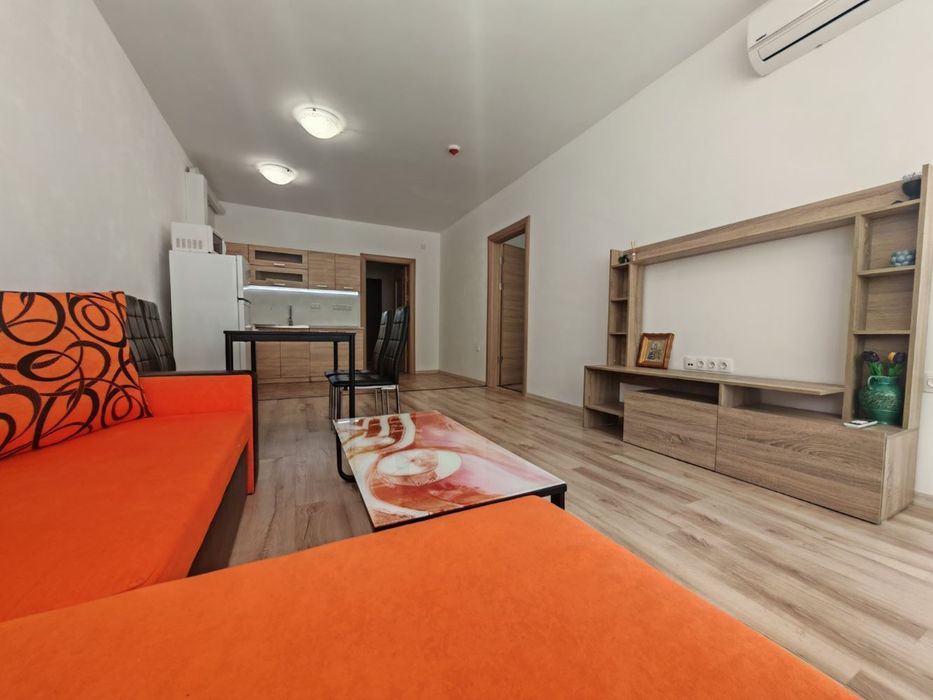 Ключ в офиса! Обзавдене двустаен апартамент в Сентрал парк. Южно изло