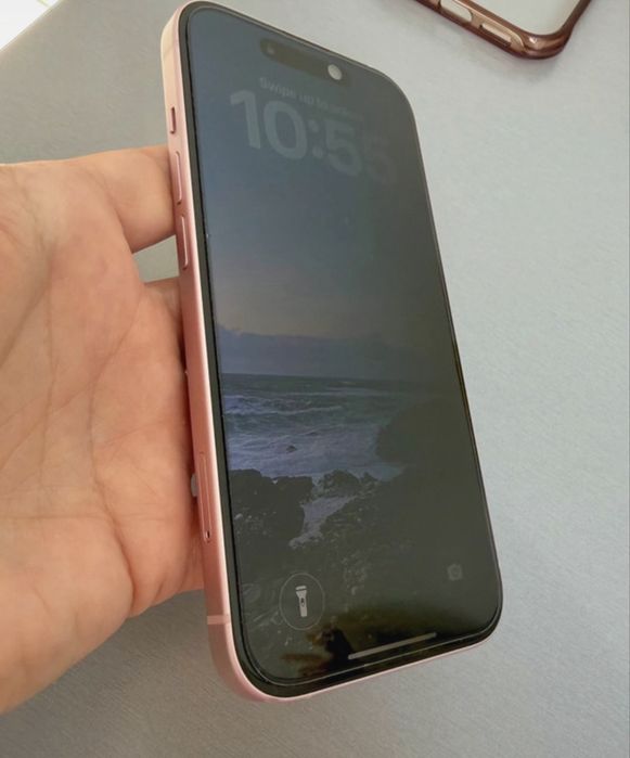 Iphone 15, culoare roz, 128 GB