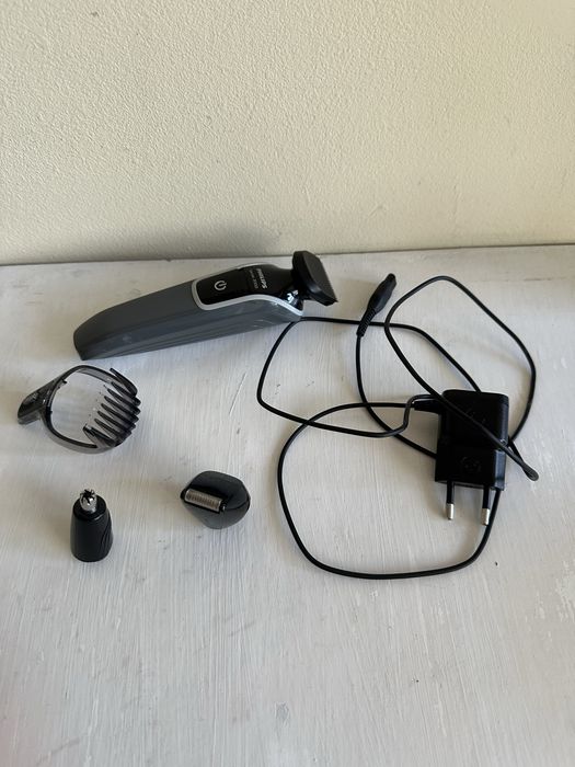 Машинка за бръснене и подстригване Philips Multigroom Series 3000
