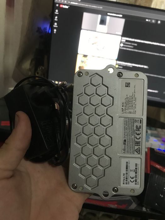 Точка доступа MikroTik LtAP mini LTE kit, RB912R-2ND-LTM&R11E-LTE