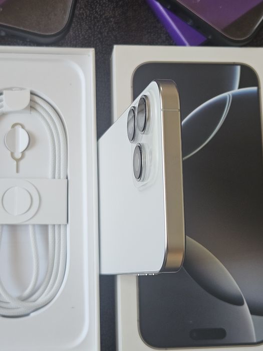 Iphone 16 pro max 98% white
