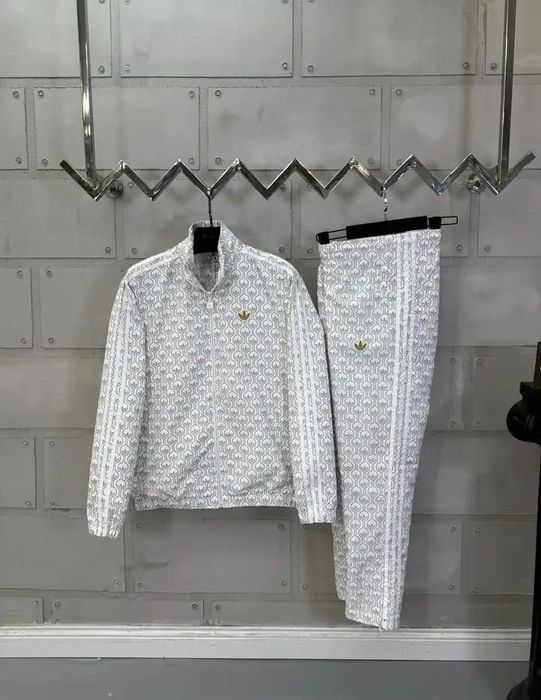 Trening barbati. Model superb si rar