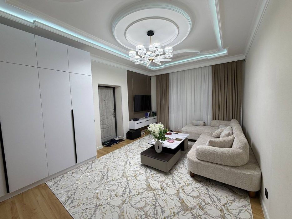 Продаётся трёхкомнатная в ЖК Машхади Резиденц ( Риезий )