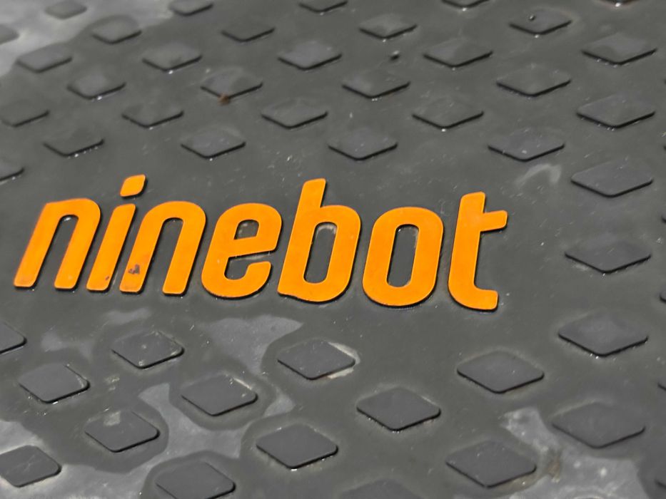 Электросамокат Ninebot KickScooter F2 Pro, б/у