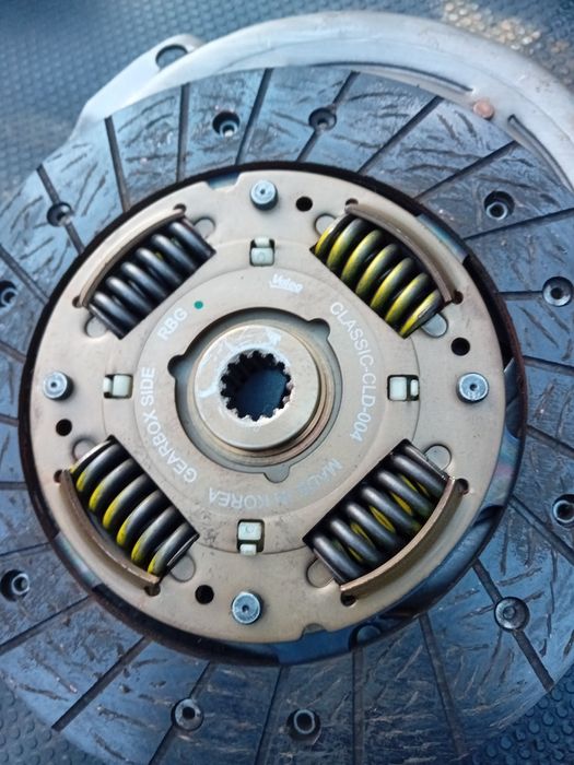 Продавам съединител от Опел 1.4 16в.90кс