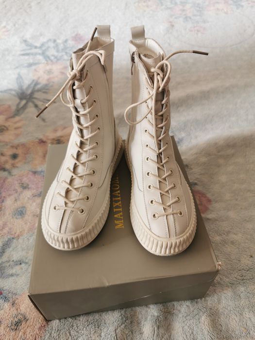 Срочно продам  детские ботинки