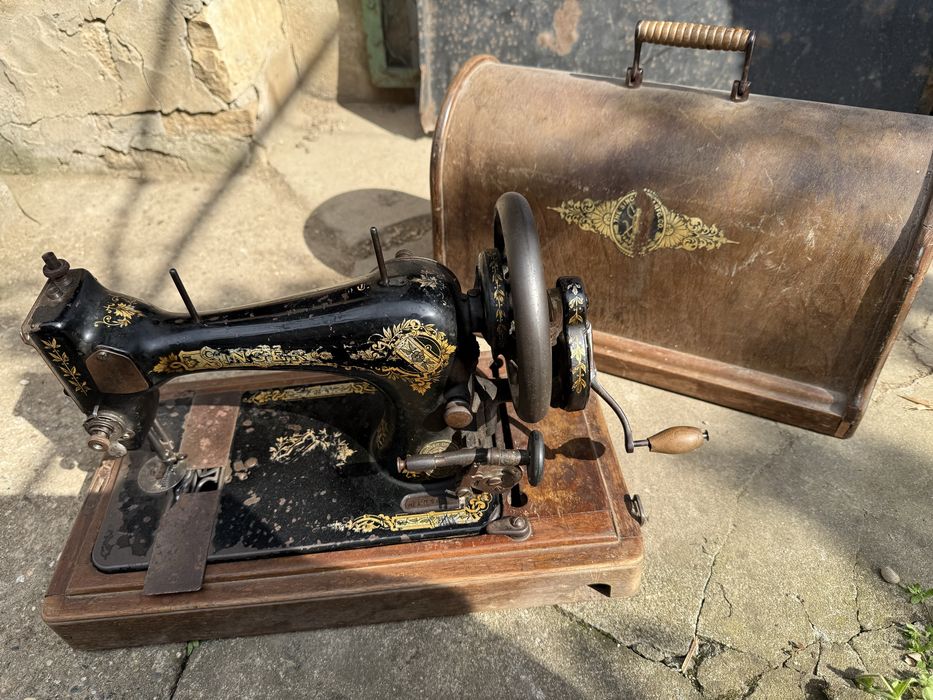 Стара шевна машина Сингер