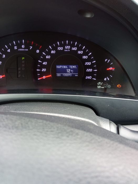 Тойота Камри 2010г