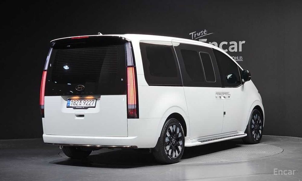 Hyundai Staria 2024