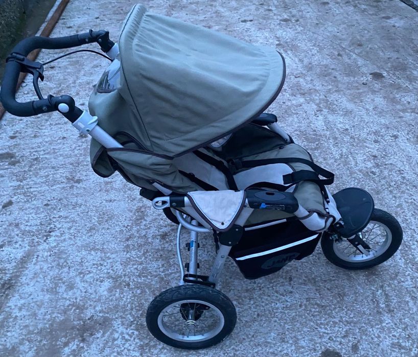 Vând cărucior jane