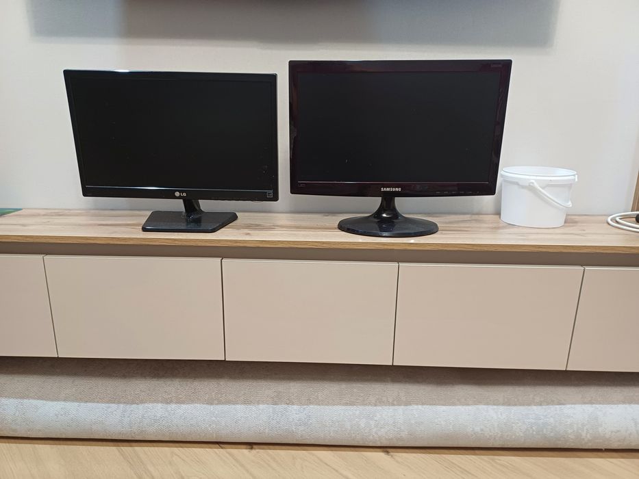 Продам мониторы в хорошем состояний