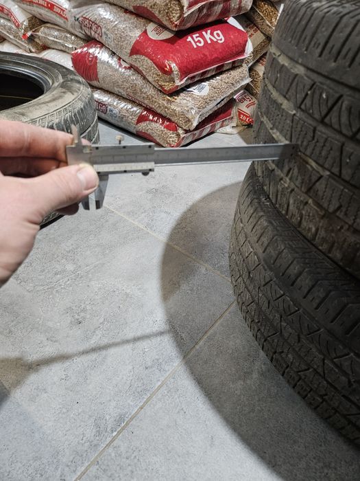 235 55 19 Continental M+S