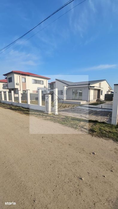 Case de vanzare Tunari