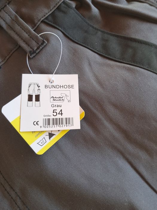 Vând echipament de lucru mărimea 54 nou