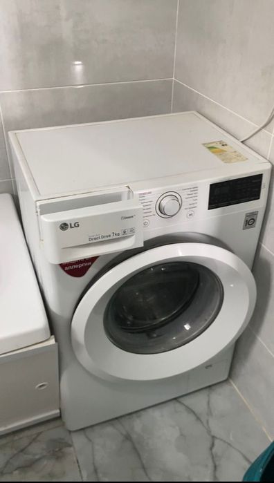 Стиральная машинка в рабочем состояний