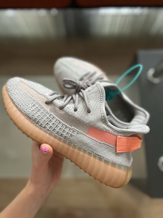 Yeezy Boost 350 V2