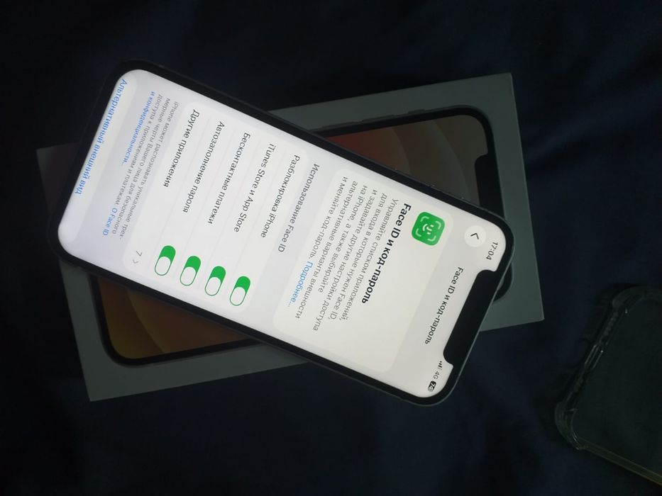 Продам айфон 12 память 256