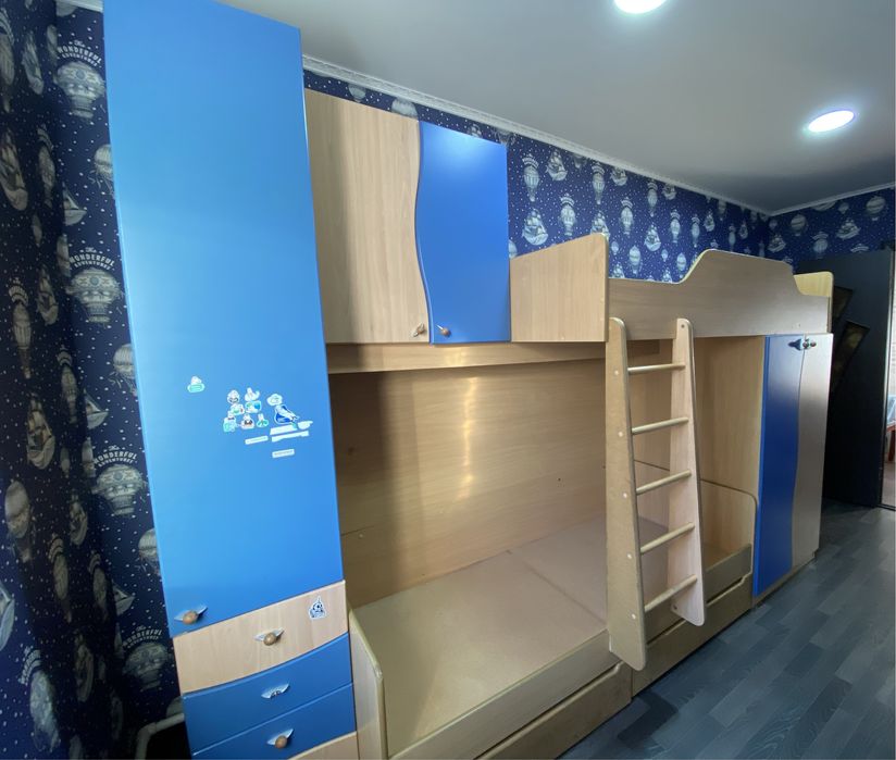 Продам двухярусную кровать