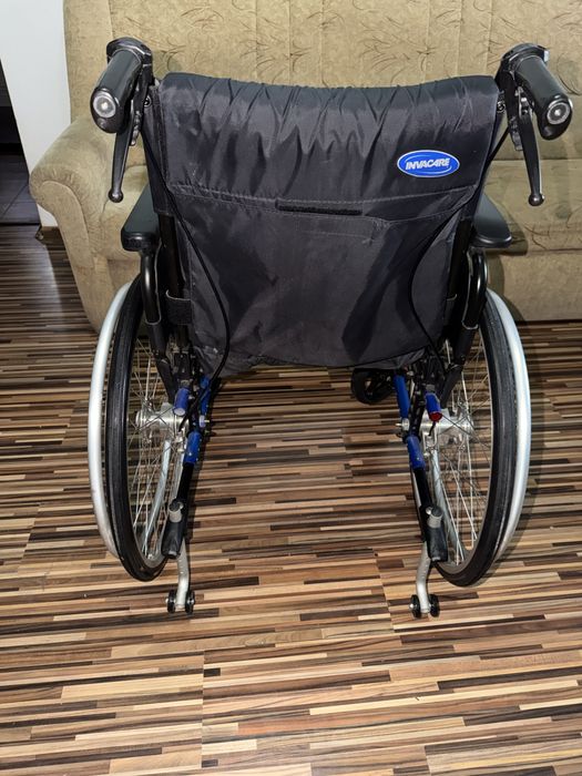 Scaun din aluminiu pliabil batrani handicap dizabilitati