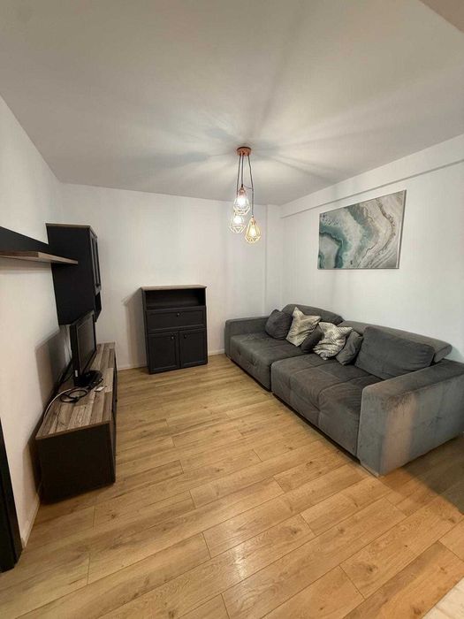 Inchiriez Apartament 3 camere Bloc Nou Zamca