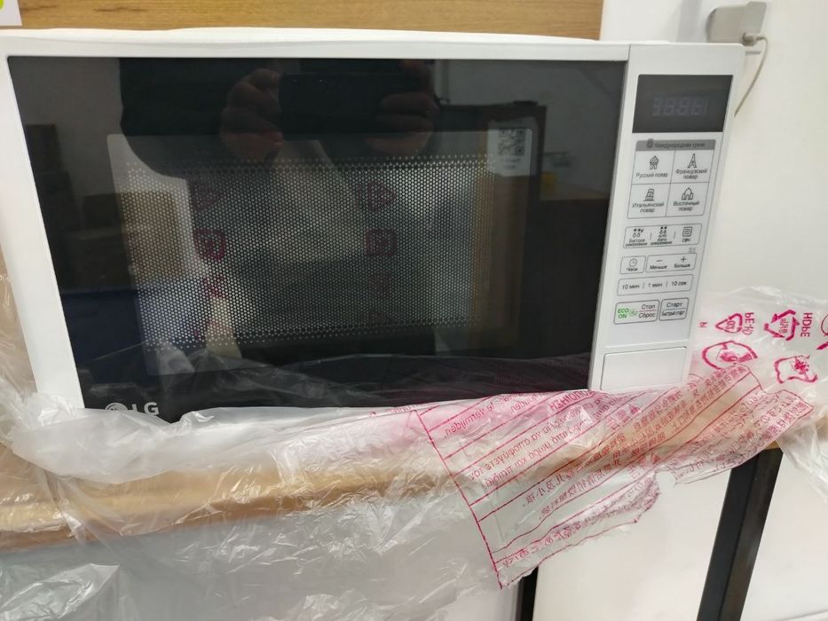 Микроволновка печ LG MS2042DY