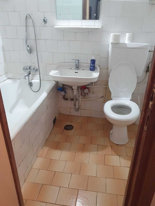 Direct proprietar- Apartament 3 camere semidecomandat