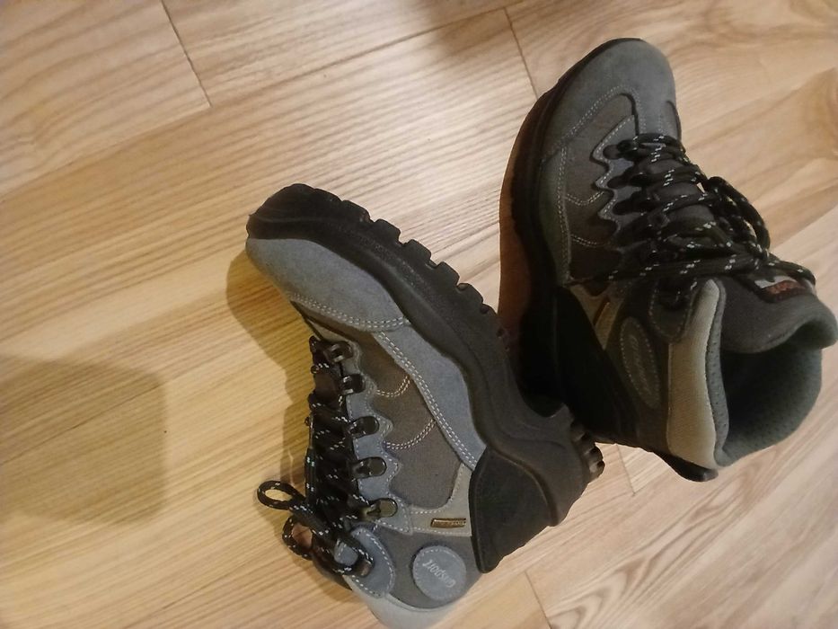 Bocanci munte Gri sport noi nepurtati nr 37