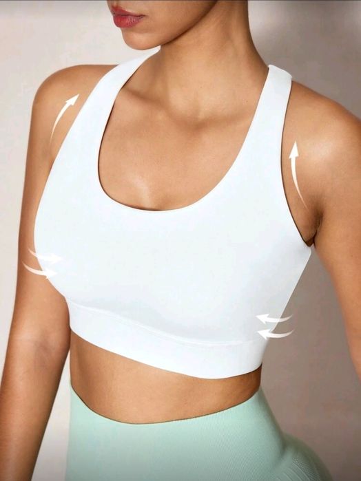 Спортен Бял Топ с дизайн на гърба