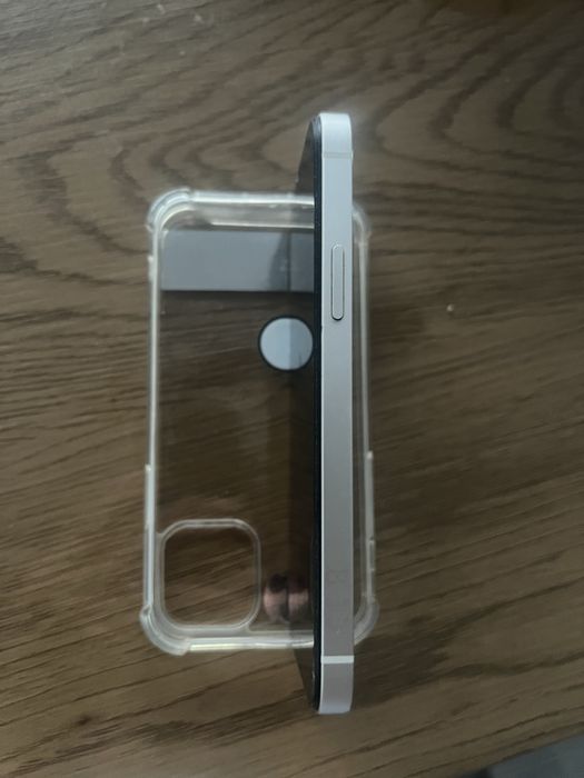 iphone 12.