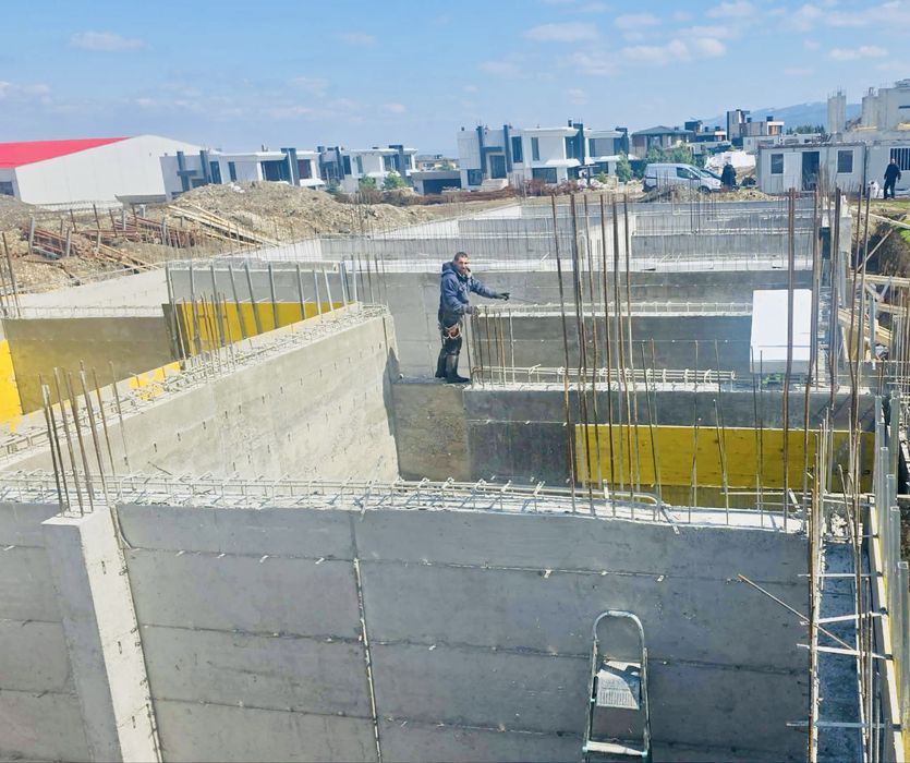 Комплекстна бригада от кофражисти  и арматуристи търсят обекти за София