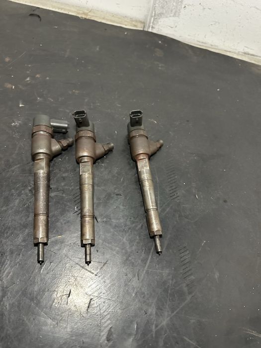 Injector injectoare Fiat punto 1.3 diesel doblo 1.3 diesel 0445110183