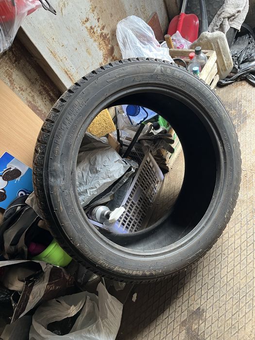 Продам Шины 275/45/21 зимнее