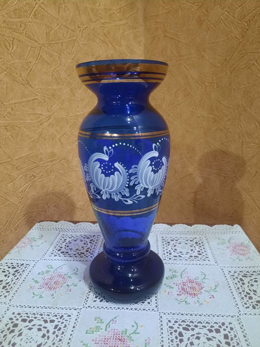 Ваза для цветов, "Богемия" Чехословакия, кобальтовое стекло, ручная ро