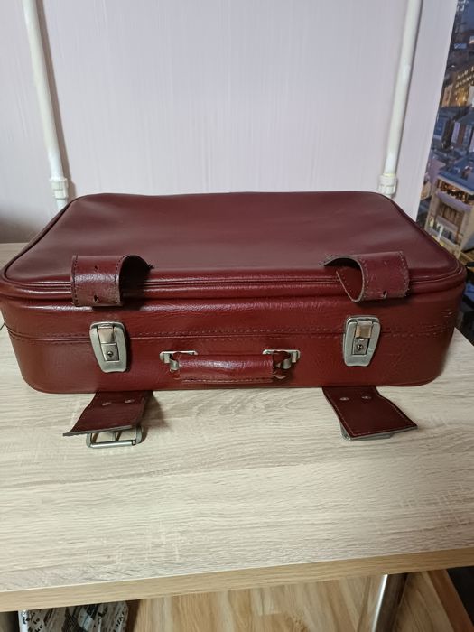 Чемодан кожаный советский