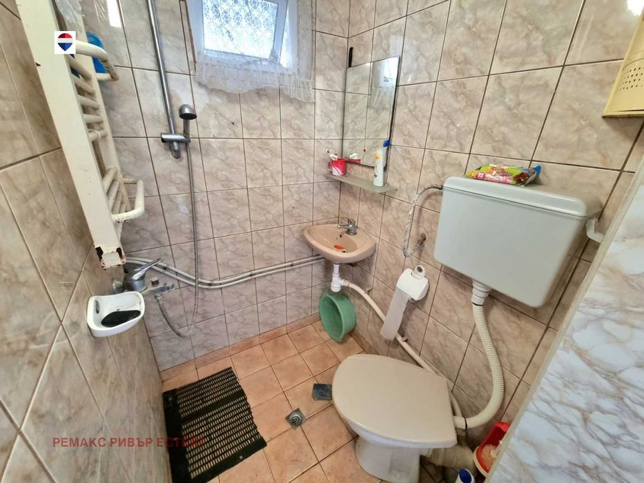 Две къщи в един двор за продажба с. Красен, обл. Русе
