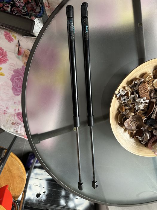 амортисьор за багажник Nissan Almera