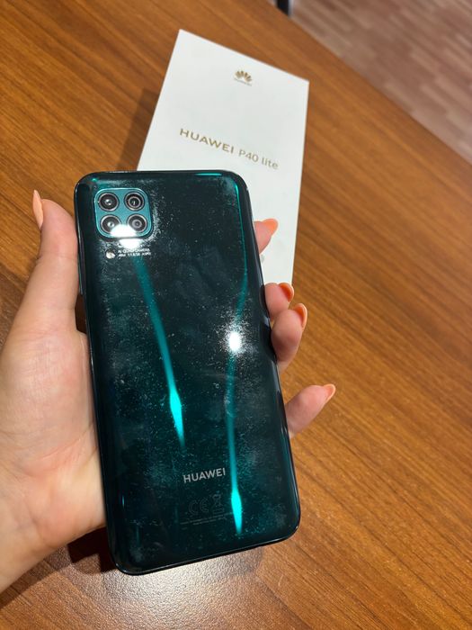 Телефон Huawei P40 lite