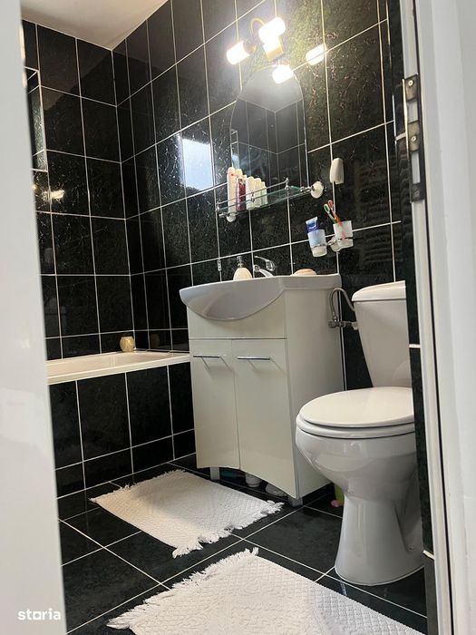 Vand apartament 3 camere