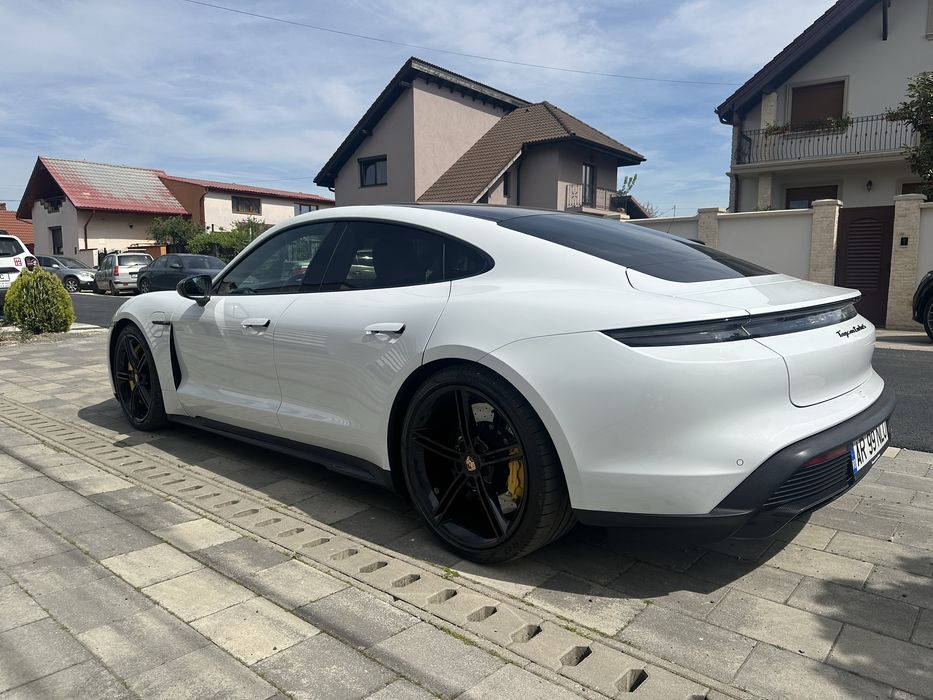 Taycan Turbo S , tva inclus