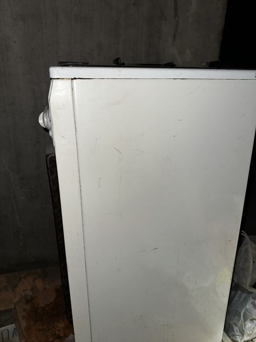 Продам газовую плиту