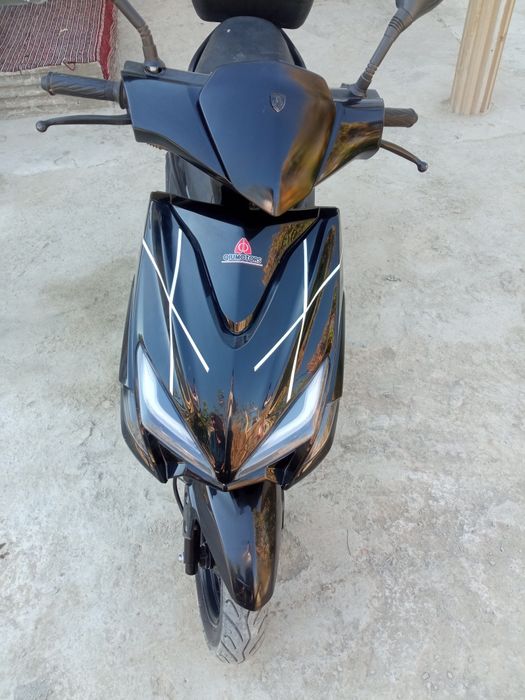 Skuter sotiladi  begzinli