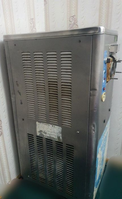 Muzqaymoq aparat sotiladi.