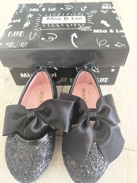 Детские туфли