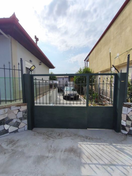 Продава къща с площ 40 м2 с двор 180 м2 в Аспровалта, Гърция