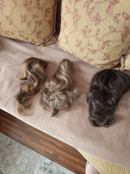 Парик и хвосты продам