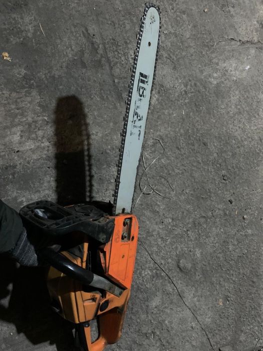 Продам бензопилу