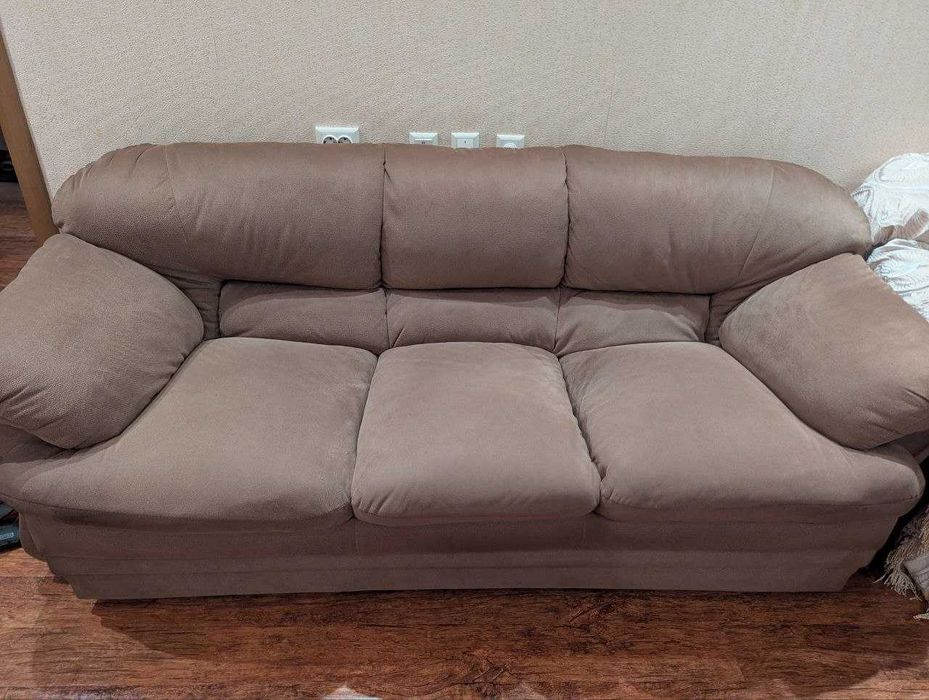 Продам диваны комплект