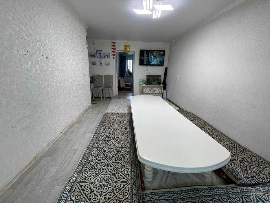 Продать 3 ком.кв .Строителей