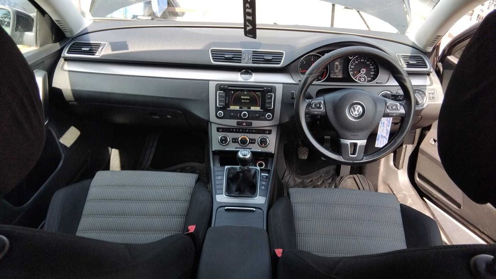 Dezmembrez Volkswagen Passat B7 an 2011 motor 1.6 CAYC