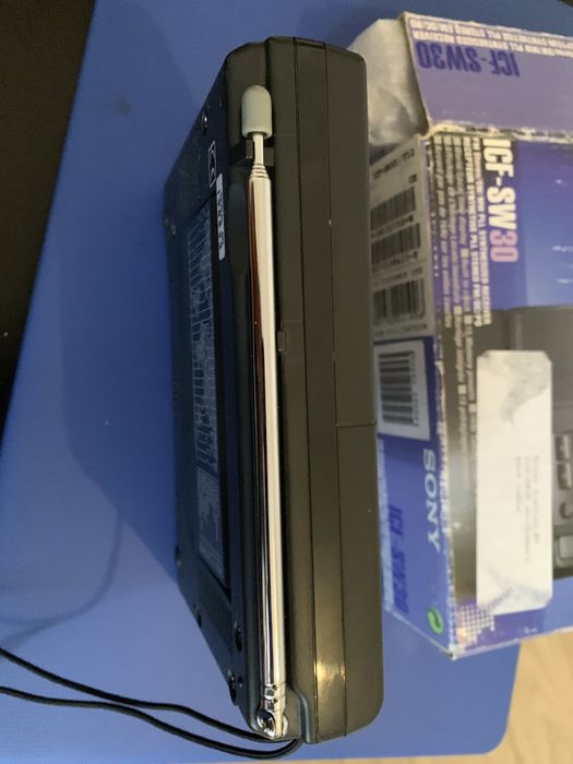 Sony ICF-SW30 FM Stereo/MW/SW1-10 PLL Synthesizer Receiver (BCL Radio)